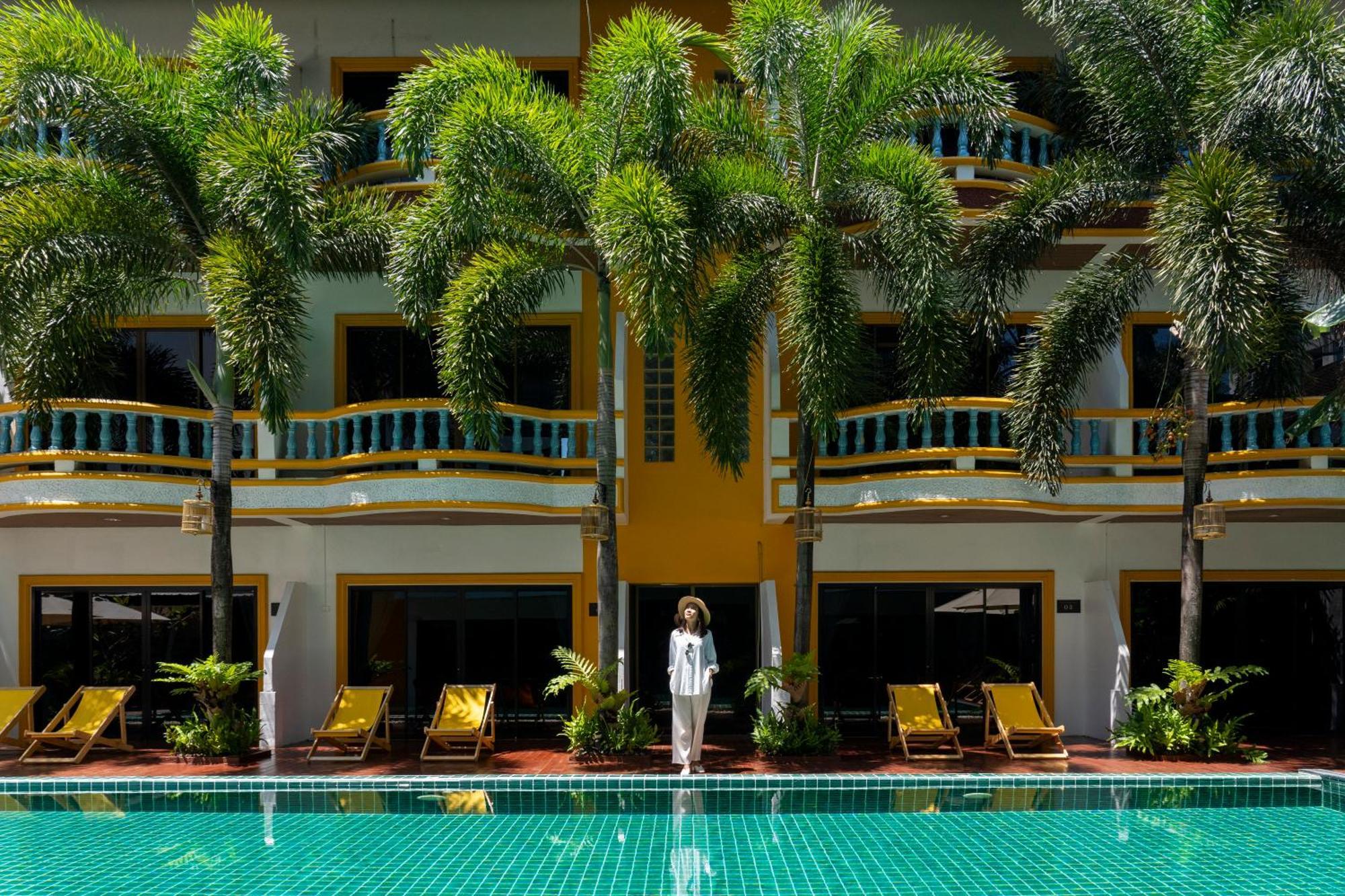 Buasri Boutique Patong Hotel Exterior photo